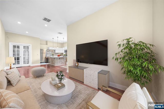 240 Clendenny Avenue 5A, Jersey City, NJ 07304