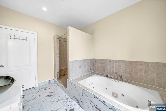 240 Clendenny Avenue 5A, Jersey City, NJ 07304