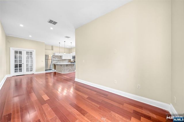 240 Clendenny Avenue 5A, Jersey City, NJ 07304