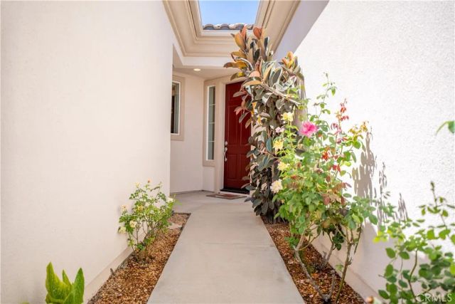 987 Avenal, Beaumont, CA 92223