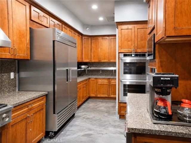 987 Avenal, Beaumont, CA 92223