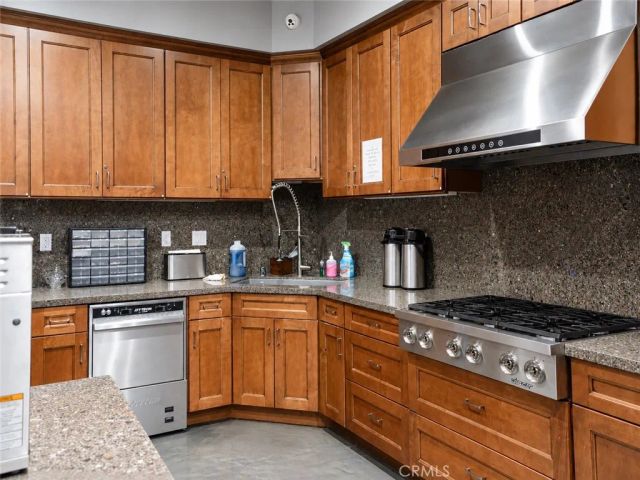 987 Avenal, Beaumont, CA 92223