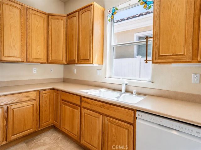 987 Avenal, Beaumont, CA 92223