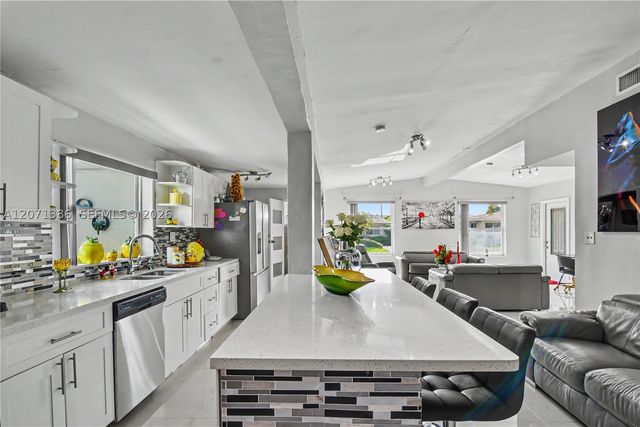3538 SW 87th Ct, Miami, FL 33165