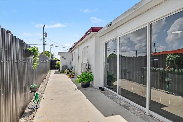 3538 SW 87th Ct, Miami, FL 33165