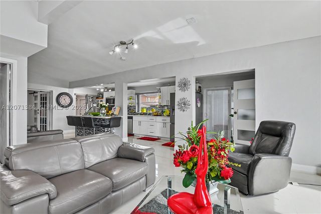 3538 SW 87th Ct, Miami, FL 33165
