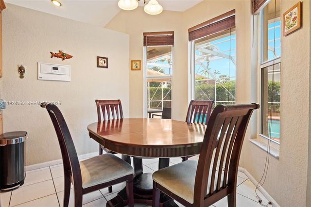 600 E Cypress Pointe Dr E, Pembroke Pines, FL 33027