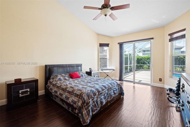 600 E Cypress Pointe Dr E, Pembroke Pines, FL 33027