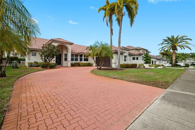 600 E Cypress Pointe Dr E, Pembroke Pines, FL 33027