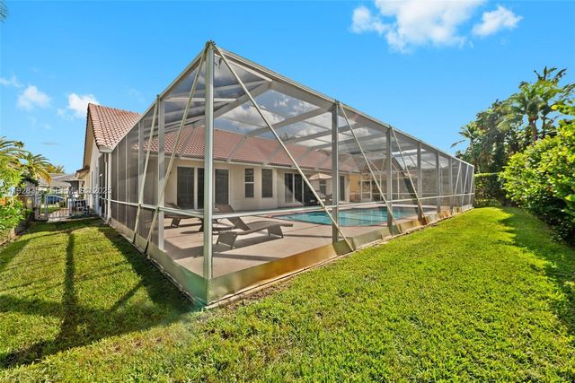 600 E Cypress Pointe Dr E, Pembroke Pines, FL 33027