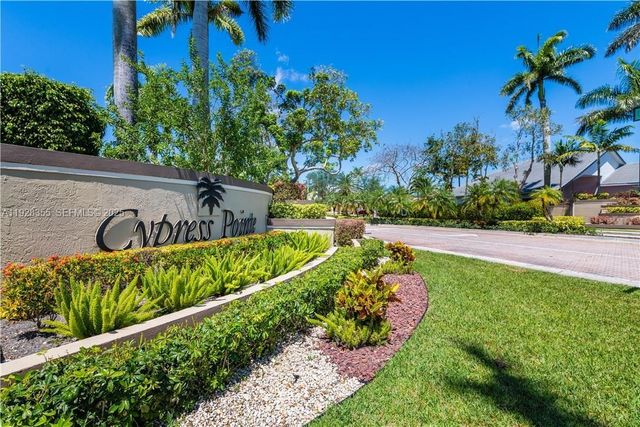 600 E Cypress Pointe Dr E, Pembroke Pines, FL 33027