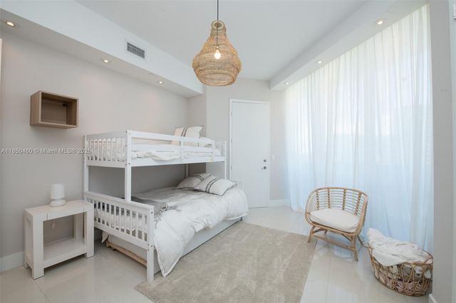 15901 Collins Ave 604 Seasonal, Sunny Isles Beach, FL 33160