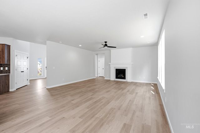 5032 S Bleachfield Ave, Meridian, ID 83642