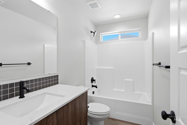 5032 S Bleachfield Ave, Meridian, ID 83642