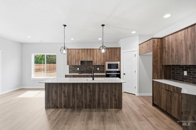 5032 S Bleachfield Ave, Meridian, ID 83642