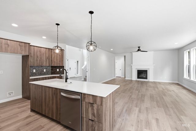 5032 S Bleachfield Ave, Meridian, ID 83642