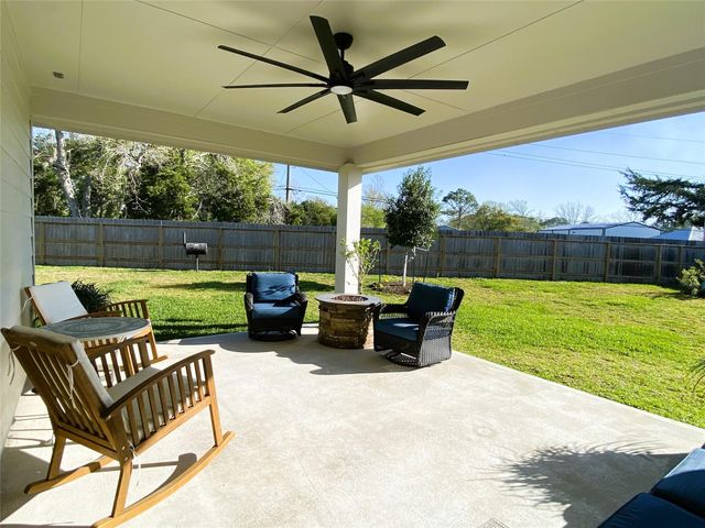 15330 Water Oak Way Way, Santa Fe, TX 77517