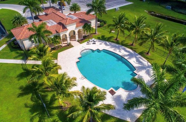163 SE Via Lago Garda, Port St. Lucie, FL 34952