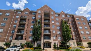 390 W Mahogany Court 412, Palatine, IL 60067