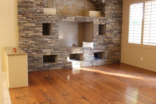 875 W Aloe Place, Chandler, AZ 85248