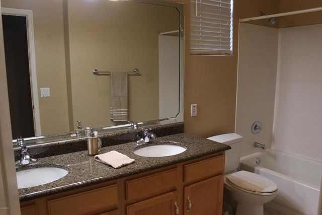 875 W Aloe Place, Chandler, AZ 85248