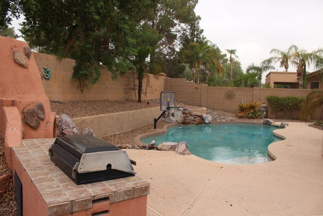 875 W Aloe Place, Chandler, AZ 85248