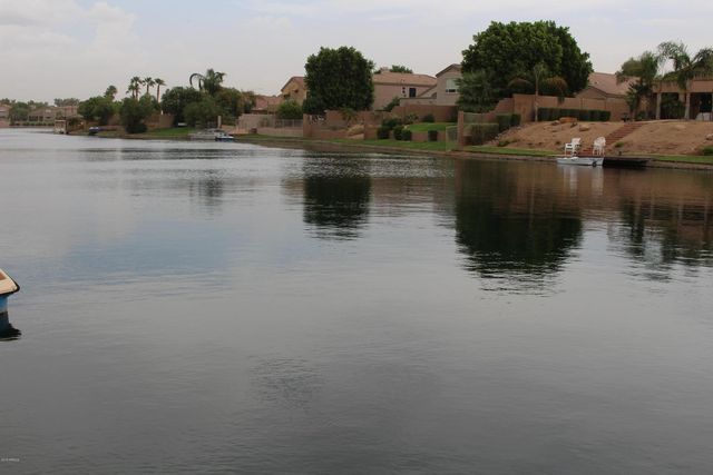 875 W Aloe Place, Chandler, AZ 85248