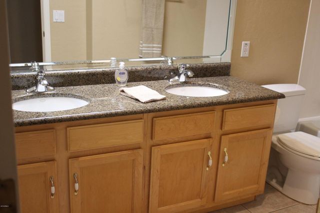 875 W Aloe Place, Chandler, AZ 85248