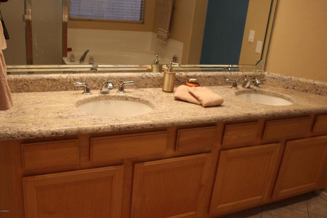 875 W Aloe Place, Chandler, AZ 85248