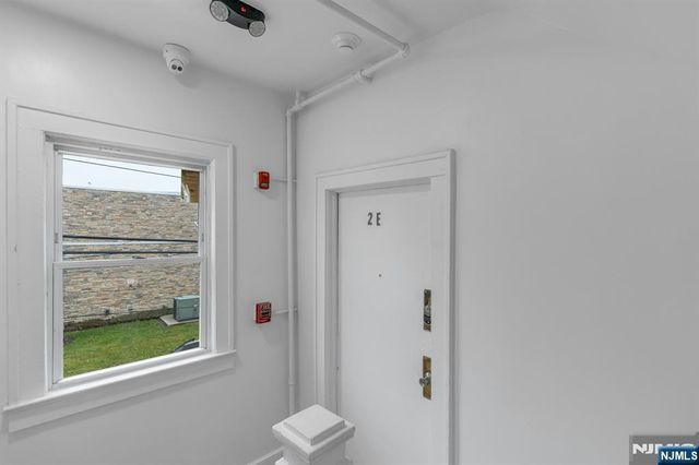 255 Lafayette Place 2E, Englewood, NJ 07631