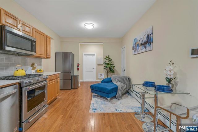 255 Lafayette Place 2E, Englewood, NJ 07631