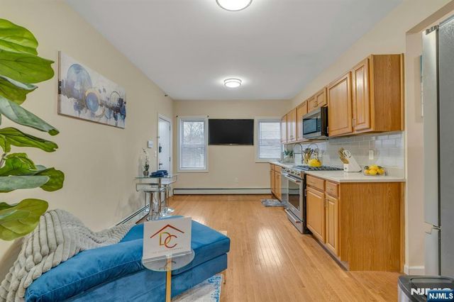 255 Lafayette Place 2E, Englewood, NJ 07631