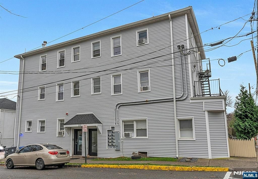 255 Lafayette Place 2E, Englewood, NJ 07631