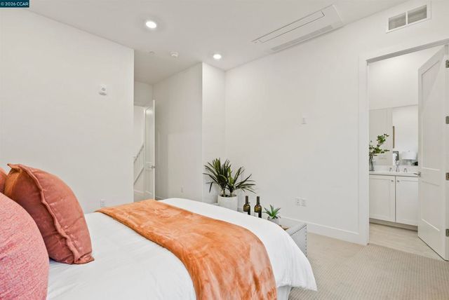 1112 Althea Terrace 4, Sunnyvale, CA 94086