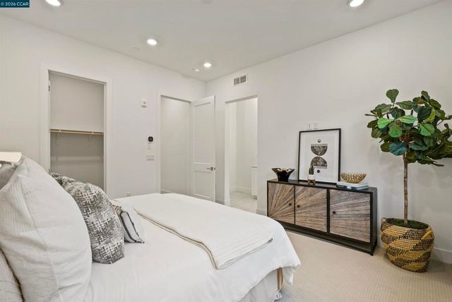 1112 Althea Terrace 4, Sunnyvale, CA 94086