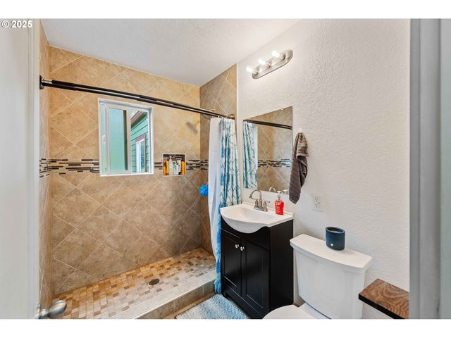 851 S 1ST Ave, Coquille, OR 97423