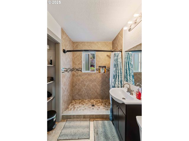 851 S 1ST Ave, Coquille, OR 97423