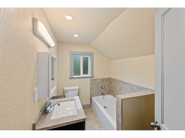 851 S 1ST Ave, Coquille, OR 97423