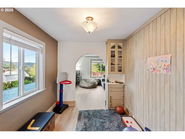 851 S 1ST Ave, Coquille, OR 97423