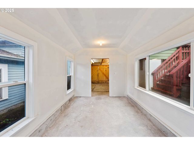 851 S 1ST Ave, Coquille, OR 97423