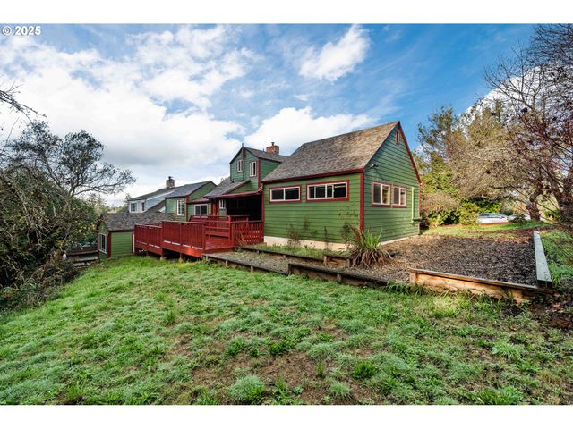 851 S 1ST Ave, Coquille, OR 97423