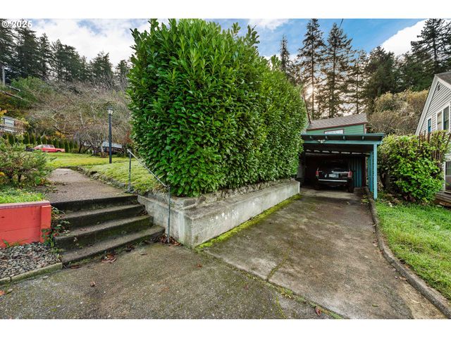 851 S 1ST Ave, Coquille, OR 97423