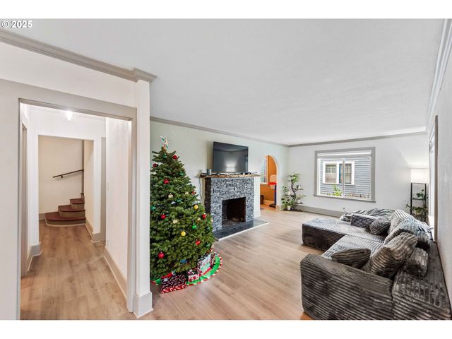 851 S 1ST Ave, Coquille, OR 97423