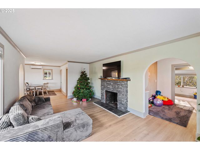 851 S 1ST Ave, Coquille, OR 97423