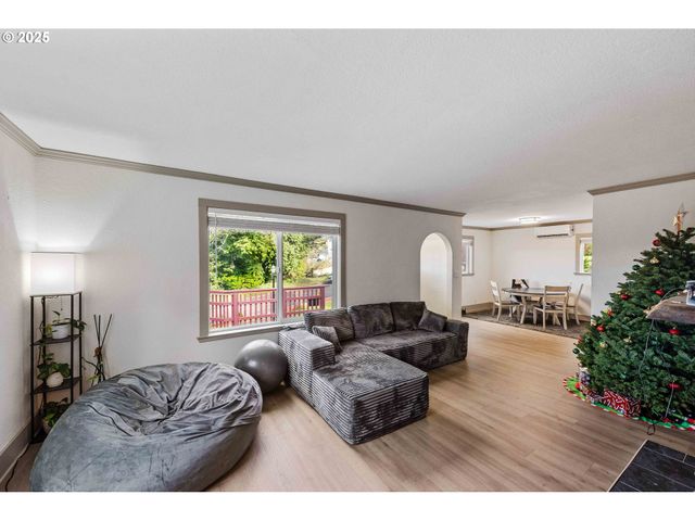 851 S 1ST Ave, Coquille, OR 97423