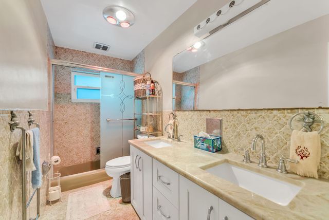 4490 NW 43rd Street, Lauderdale Lakes, FL 33319