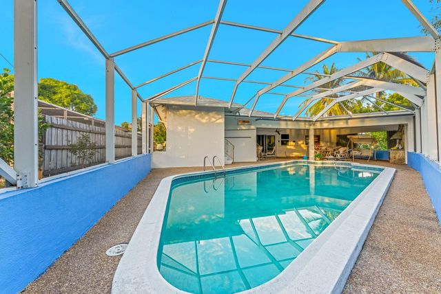 4490 NW 43rd Street, Lauderdale Lakes, FL 33319