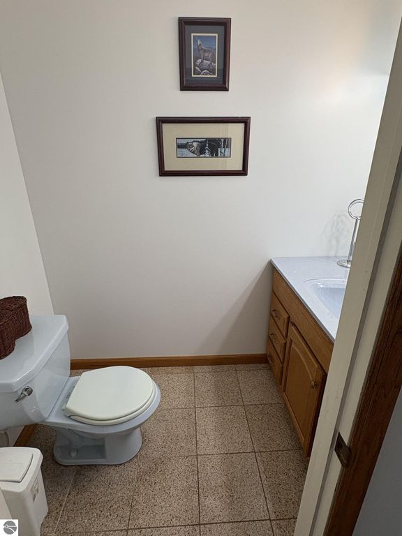 Image 5 of property listing at 99 N Alamando Road, Shepherd, MI 48883