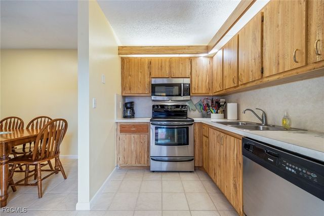 1550 Park Meadows DR 2, Fort Myers, FL 33907