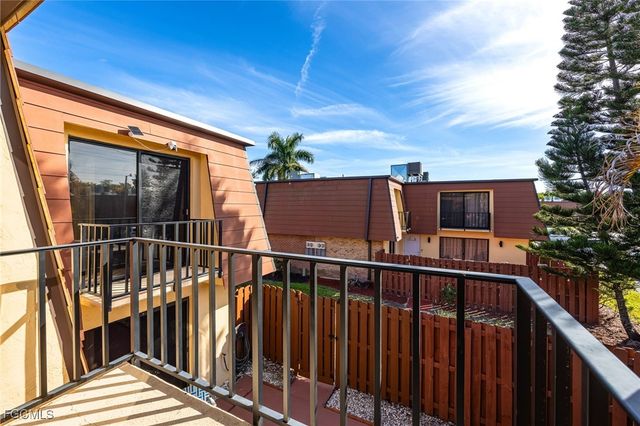 1550 Park Meadows DR 2, Fort Myers, FL 33907